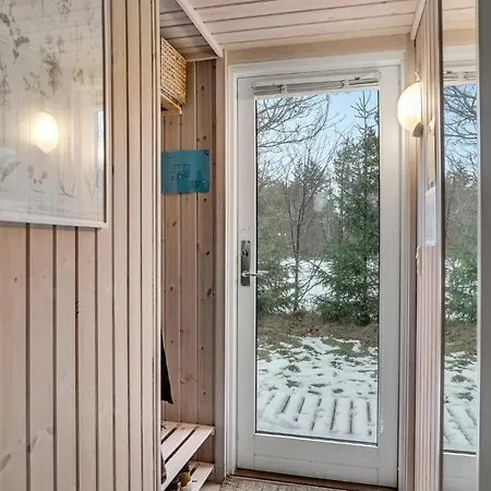 Three-bedroom In Semesterbostad *