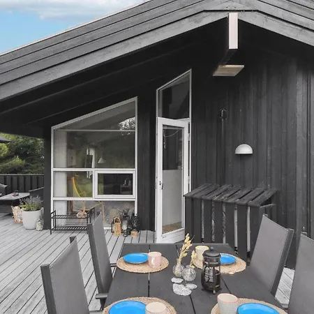 Stunning In With Kitchen Holiday home *