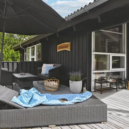 Vakantiehuis Three-bedroom In Jerup