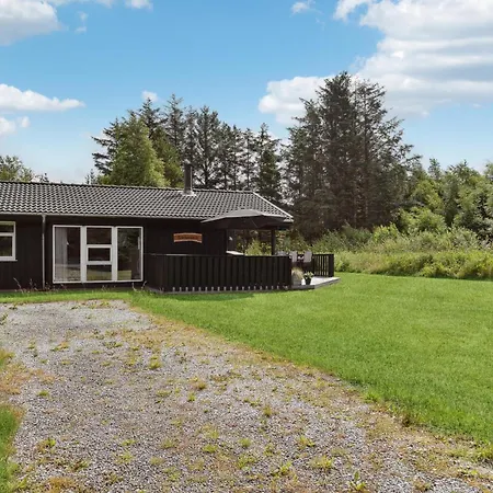 Stunning In With Kitchen Holiday home