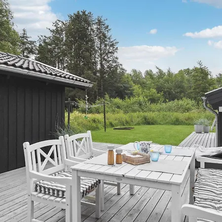 Vakantiehuis Three-bedroom In *